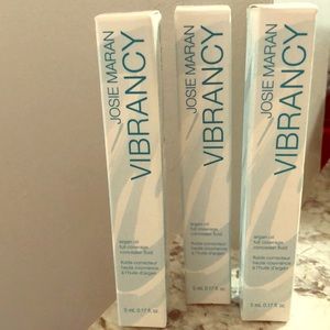 Josie Maran Vibrancy Concelar